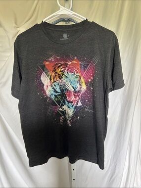 The mountain psychedelic tiger tee
